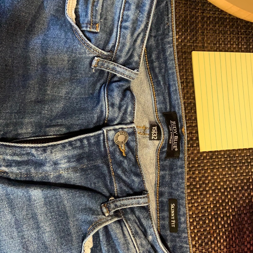 Judy Blue skinny non distressed size 15/32.